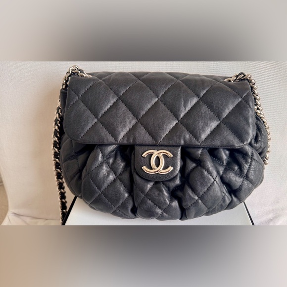 CHANEL Chain Around Bag - Picture 3 of 16